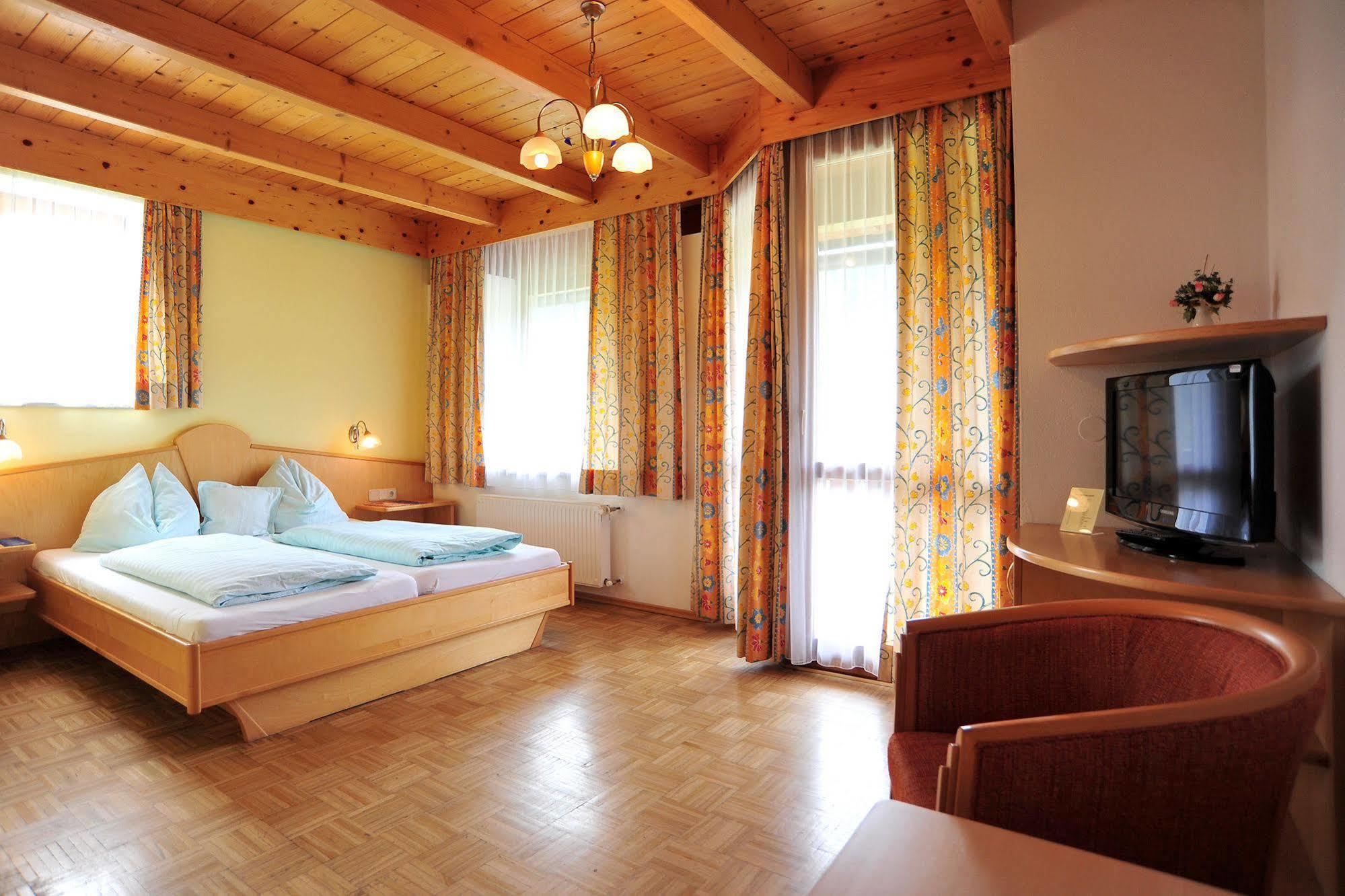Hotel Naggler Weissbriach Zewnętrze zdjęcie